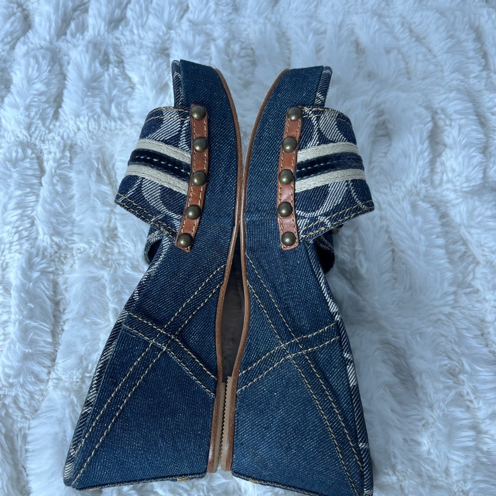 Coach Blue and Brown Wedge Sandals with Elegant Buckle - Picture 7 of 8
